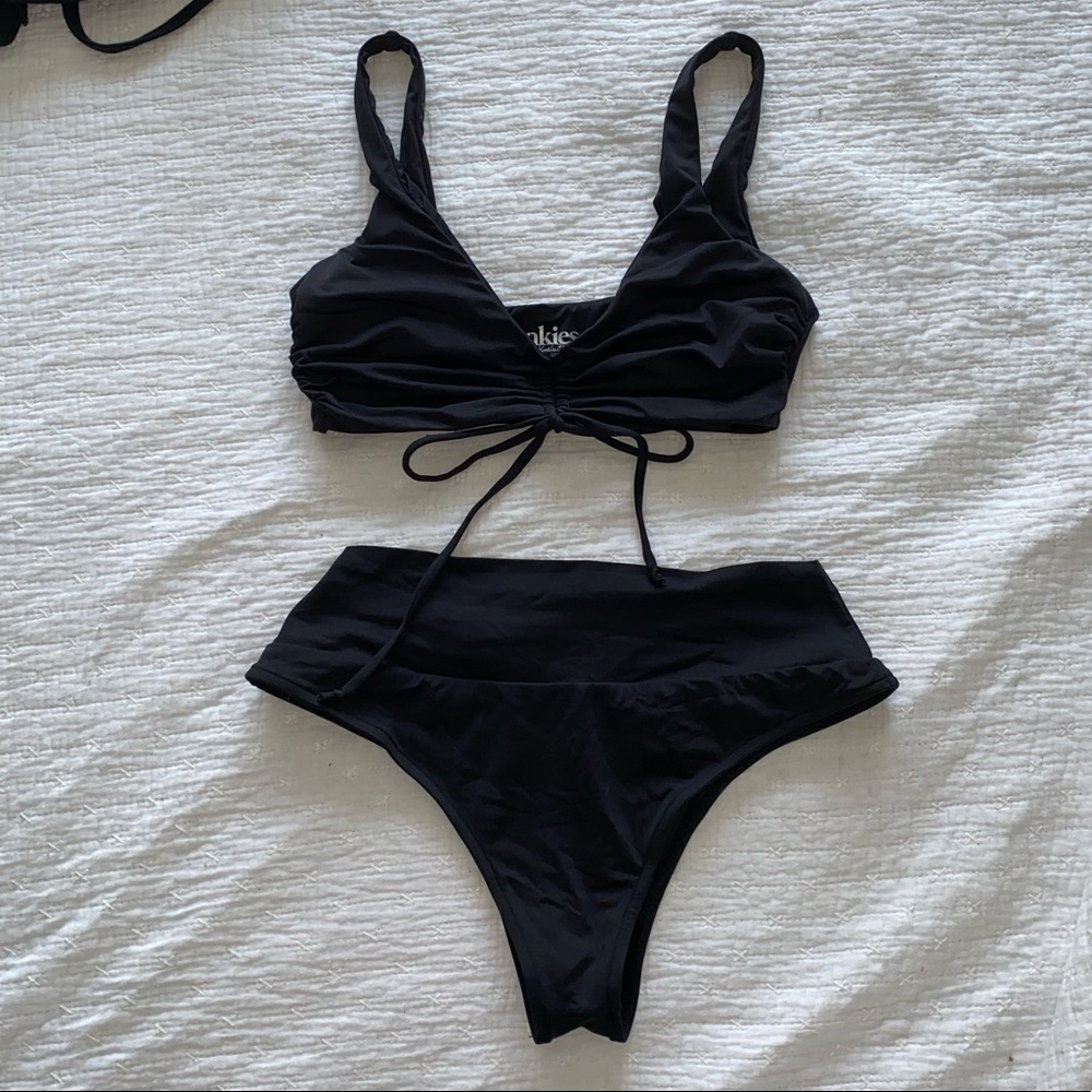 Frankies Bikini Set